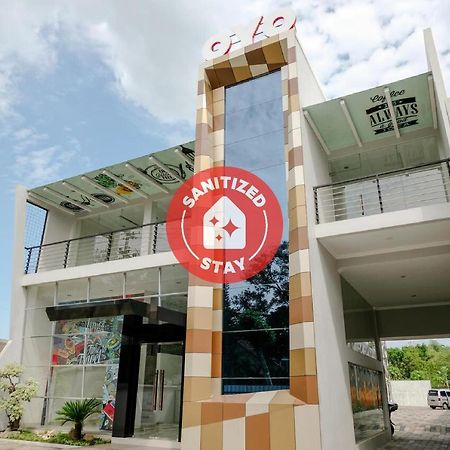 Oyo 2140 Hs Residence Tulungagung Εξωτερικό φωτογραφία